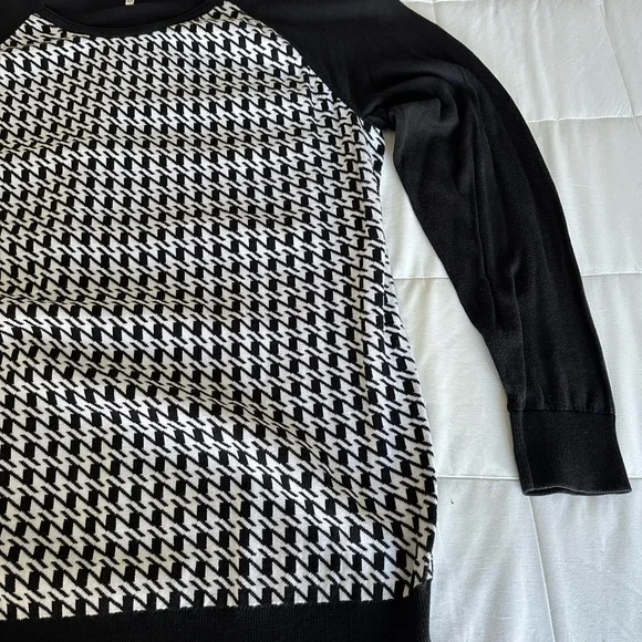 Willow Creek women’s plus 3X lightweight houndstooth sweater. - Picture 2 of 11